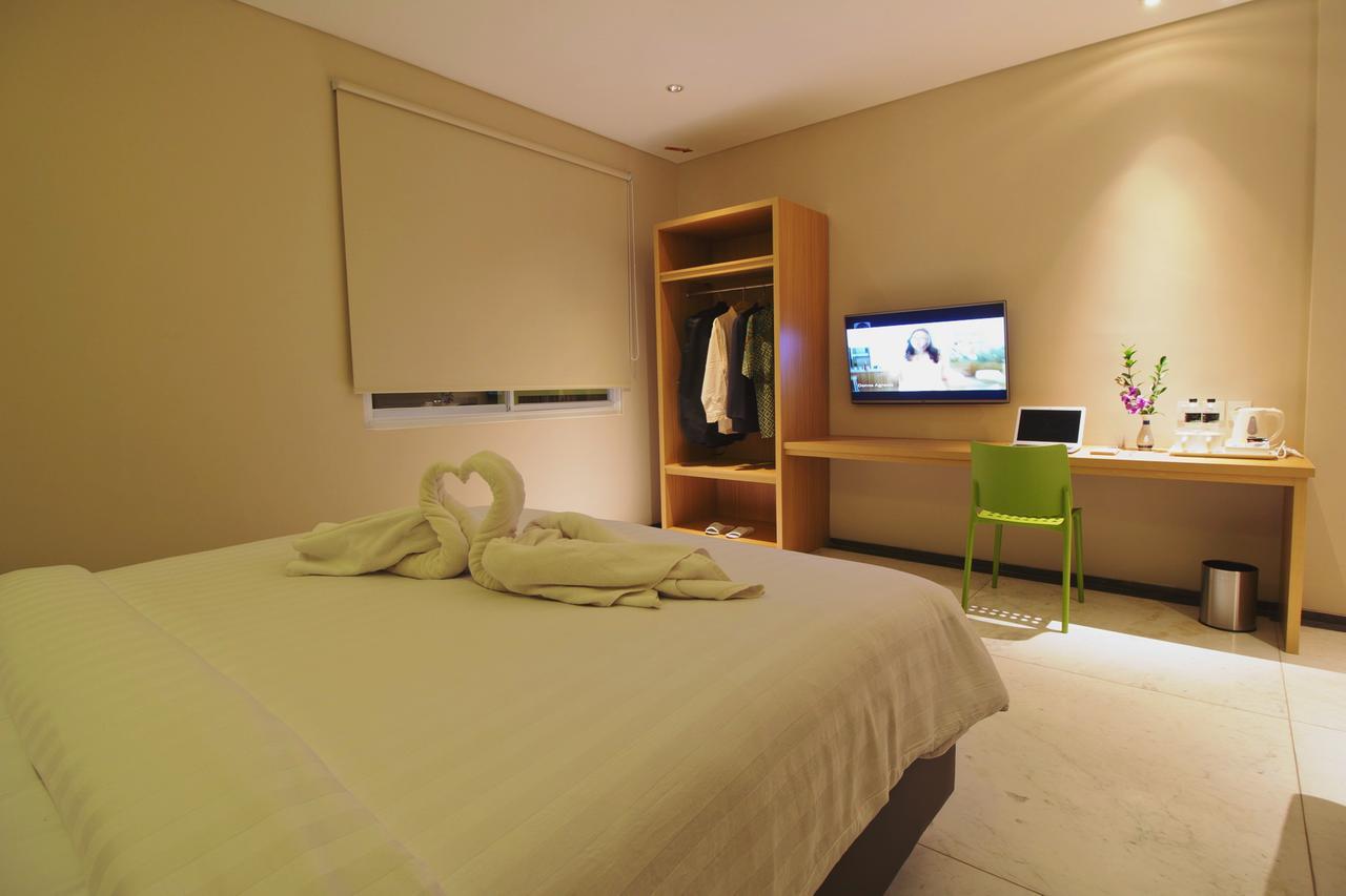 Vinotel Cirebon Exterior foto